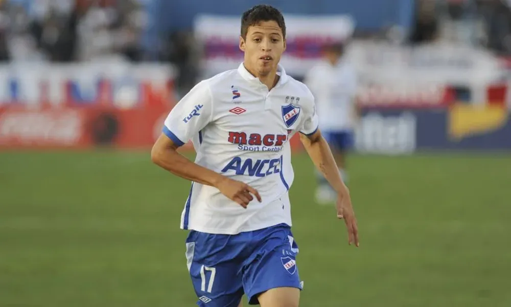 Nicolás López el día que debutó ante Central Español en el Parque