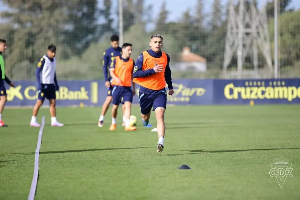 Brian Ocampo en la práctica de Cádiz de este viernes