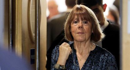 Gisèle Pelicot llega a la corte francesa para el juicio por violación masiva.