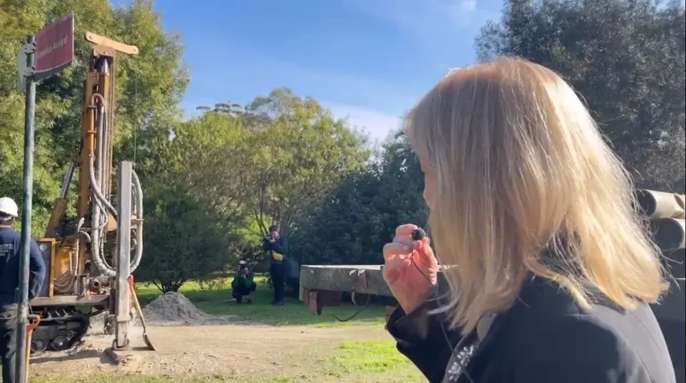 Cosse mostró el pozo de agua del Jardín Botánico