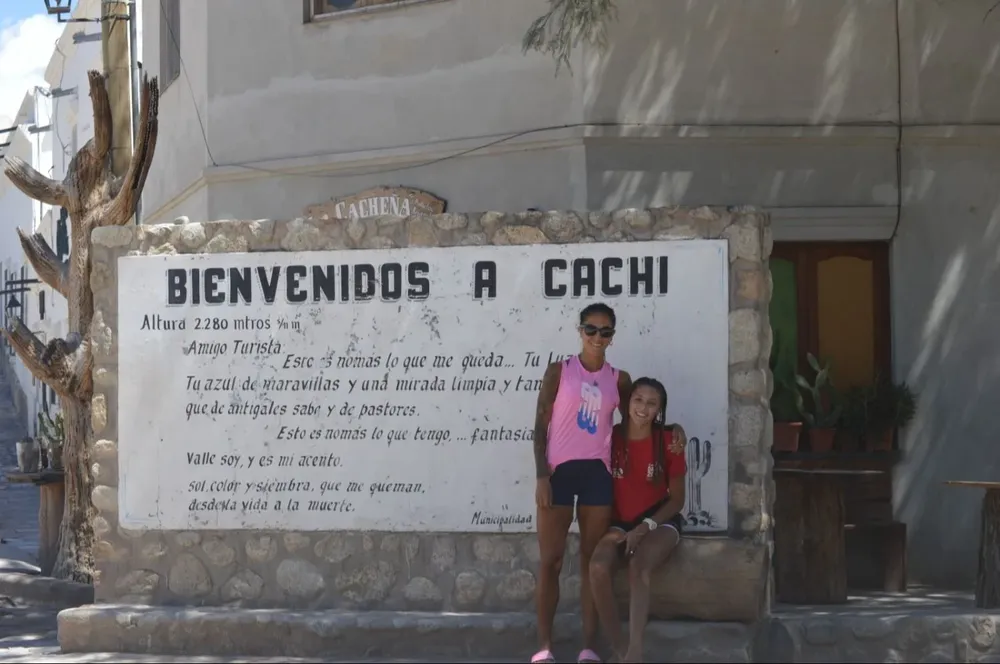 Lorena Sosa y Milagros Palacio entrenando en Cachi, Salta, Argentina