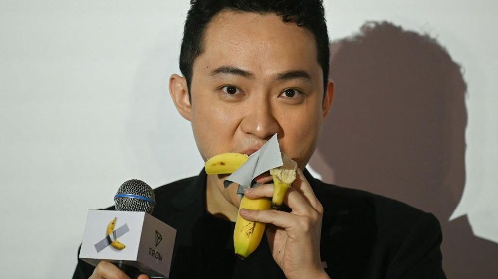 Justin Sun pagó US$6,2 millones por la obra de arte "Comedian".