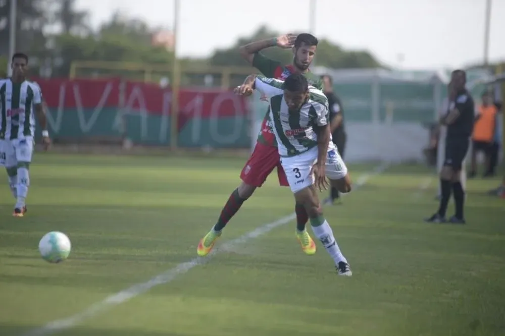 Boston River ante Racing en el Nasazzi