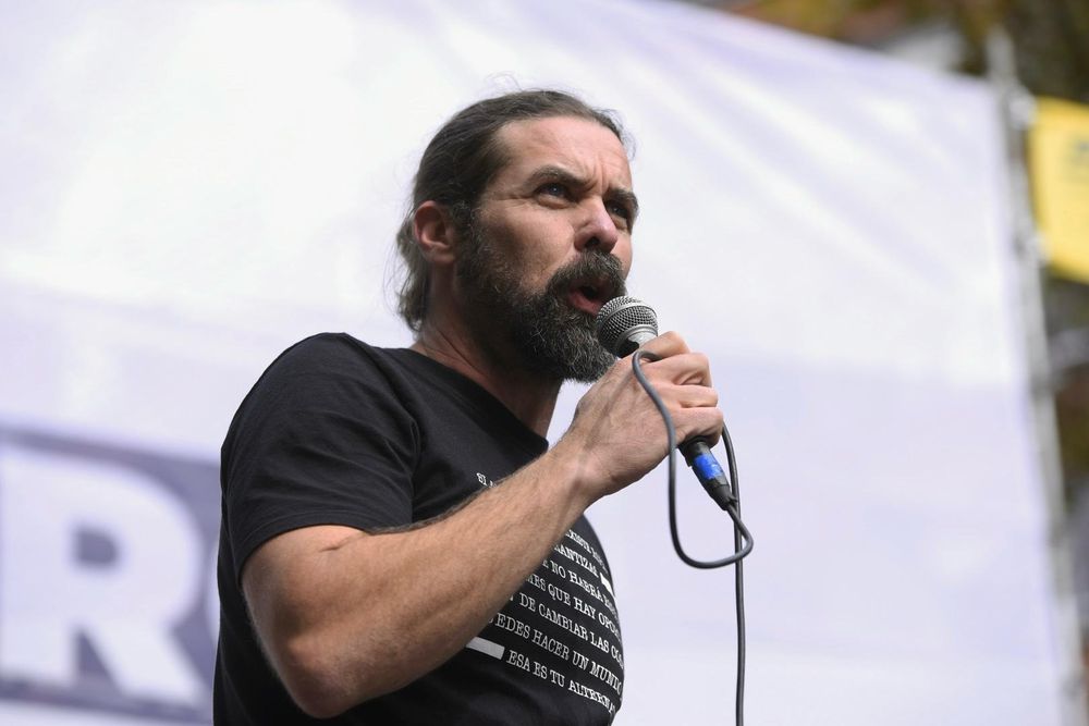 El dirigente de Sintep y del PIT-CNT, Sergio Sommaruga, en el acto de este 1° de mayo