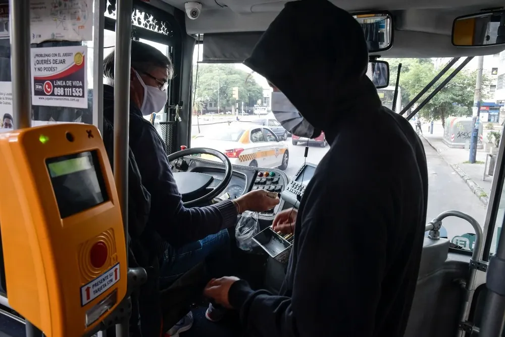 Chofer-ómnibus-DB_02.webp