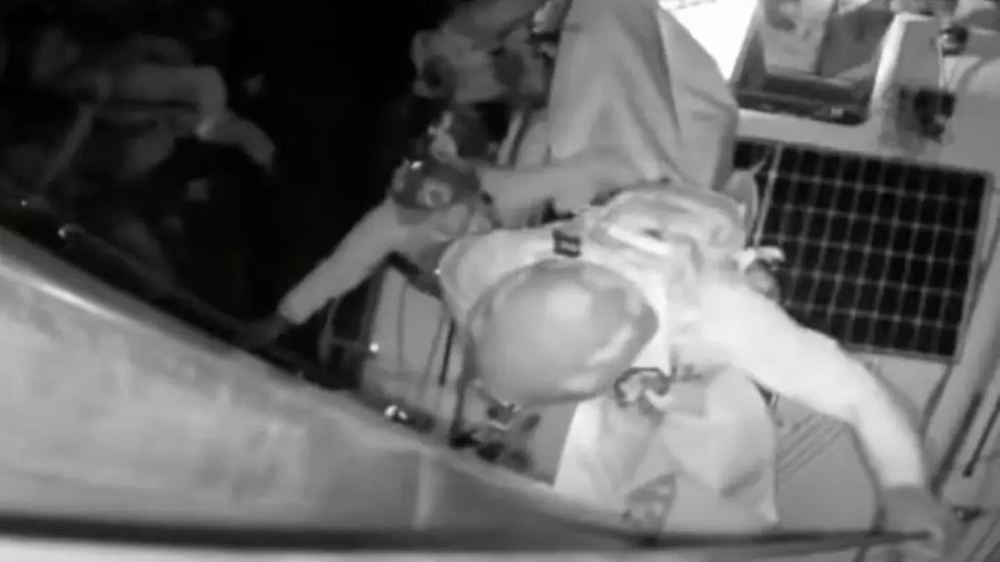 Momento en que la Armada de Israel detiene a un barco de la segunda flotilla hacia Gaza.&nbsp;