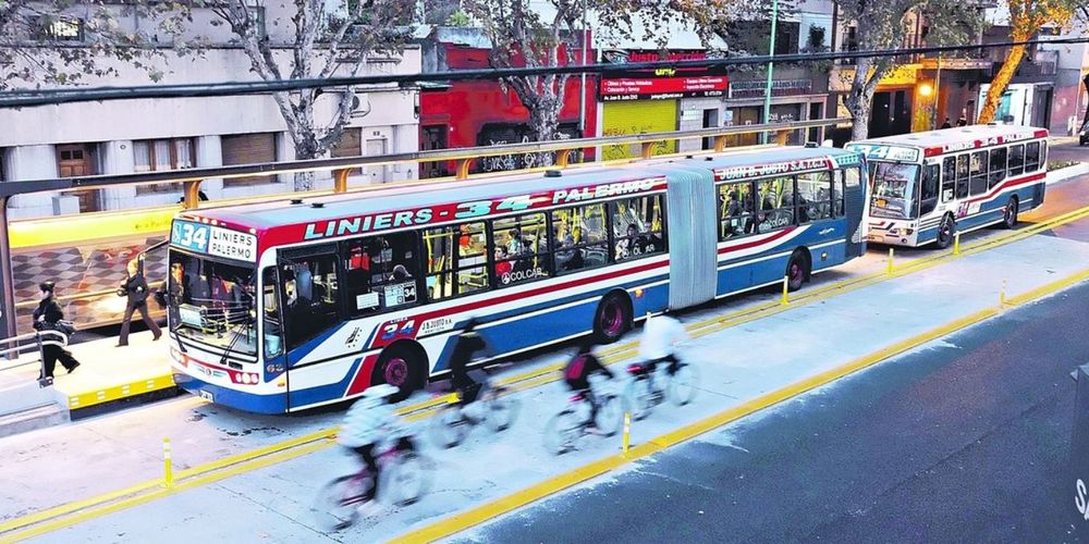 PARO DE COLECTIVOS.jpg