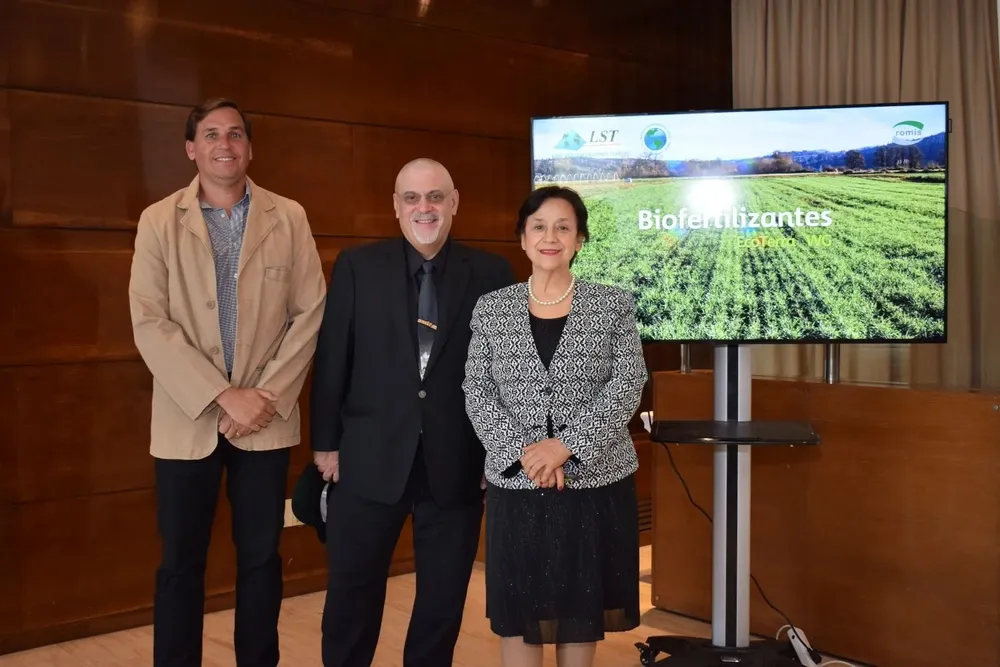 Osvaldo Almada, Stephen Kline y Esperanza Morales