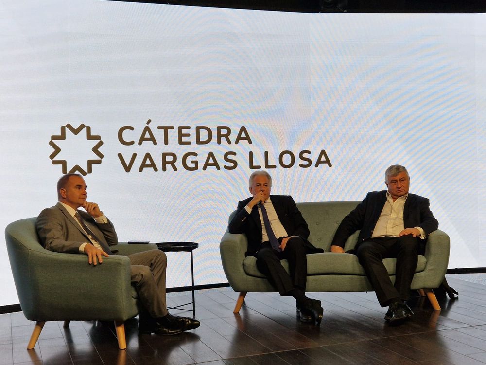 El periodista Alvaro Vargas Llosa y Gerardo Bongiovanni, presidente de la Fundacion Libertad.