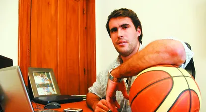 Joaquín Izuibejeres, jugador de Trouville y director comercial de EMB Partner