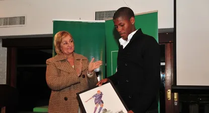 Liliam Kechichian y Federico Pintos en la entrega de premios de Fútbolx100