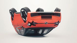 El auto europeo está en crisis. En peligro de muerte. Pero está dando pelea. Los rivales chinos los tomaron por sorpresa. Con su tecnologría hiper-accesible y su relocalización en Europa antes de las tarifas. Hoy, la mejor salida para ser competitivos, es sumarlos al equipo.&nbsp;