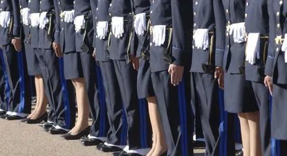 ¿quien gana mas: un militar, un policia o un docente?