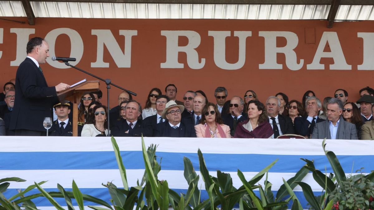 Discurso de Ferber en la Rural del Prado: reparto de palos y elogios a los gobiernos, al actual y al anterior