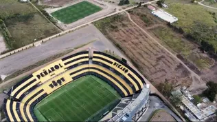 Una de las canchas de la Ciudad Deportiva de Peñarol, lindera con el Estadio Campeón del Siglo, ya está terminada