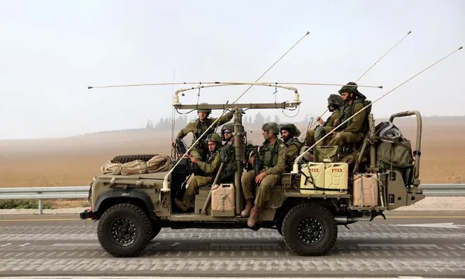 El comandante capturado fue entregado a las fuerzas de seguridad para ser interrogado.