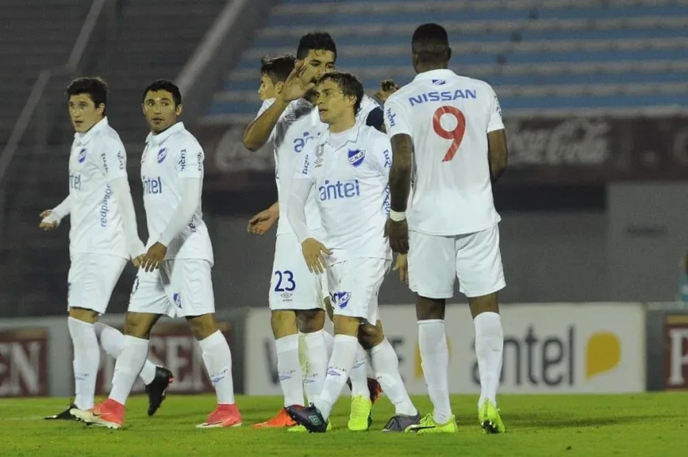 El festejo tricolor tras el gol de Sebastián Fernández