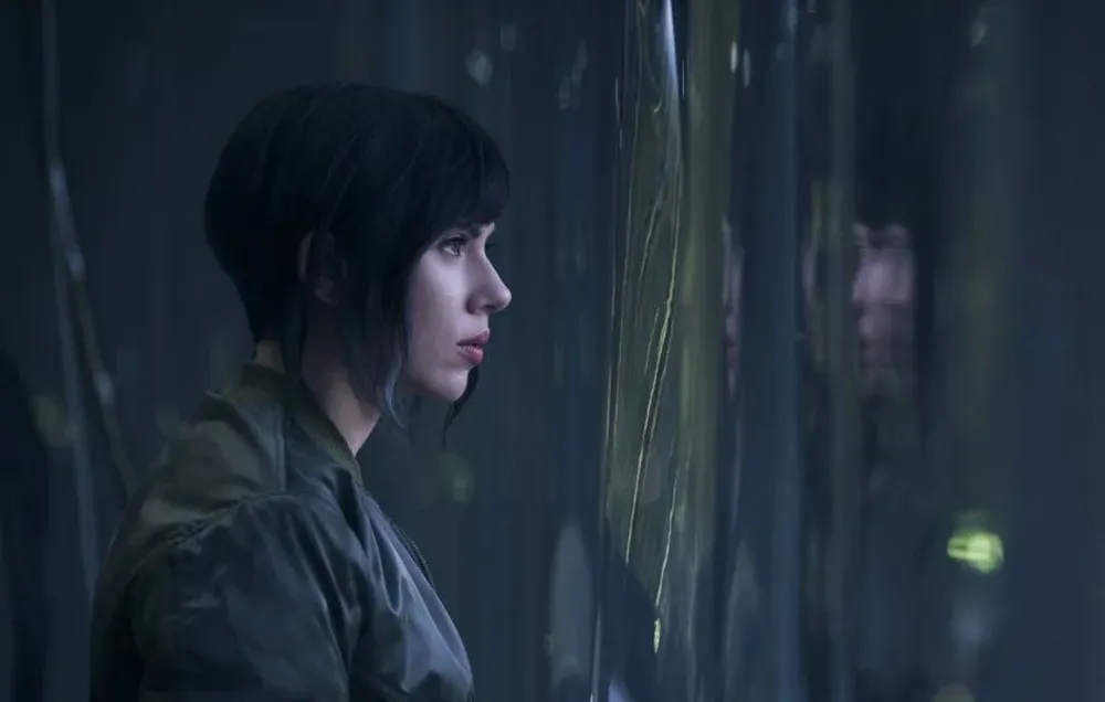 Scarlett Johansson en Ghost in the Shell: Vigilante del Futuro