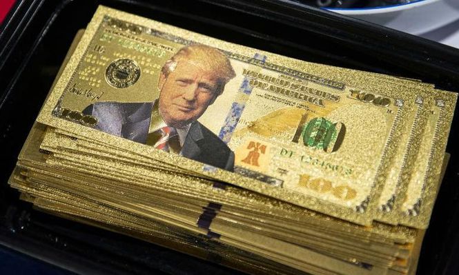 Por qué a Trump podría interesarle un dólar débil y cómo la moneda estadounidense está cayendo a sus niveles más bajos en 3 años