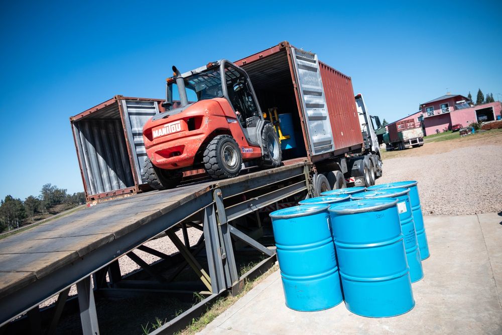 Inacoop anunció el apoyo financiero a una cooperativa de productores apícolas que procura incrementar la producción y exportación de miel.