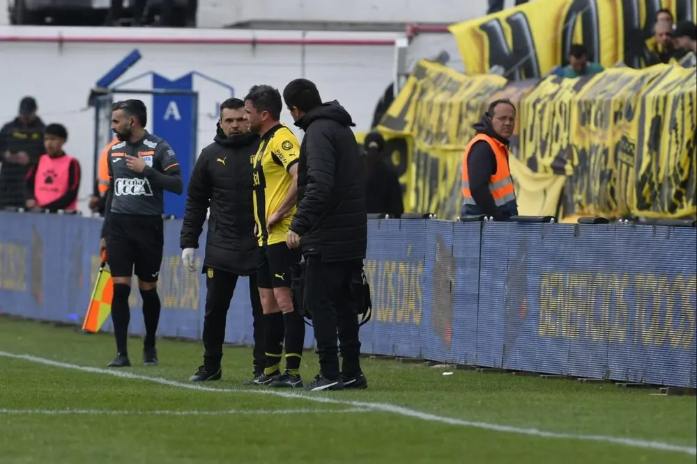 Lucas Hernández se golpeó la rodilla
