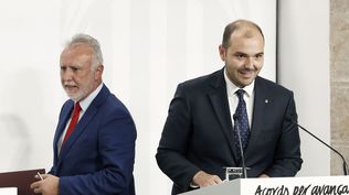 El ministro de Política Territorial y Memoria Democrática, Ángel Víctor Torres, y el consejero de la Presidencia catalán, Albert Dalmau. EUROPA PRESS