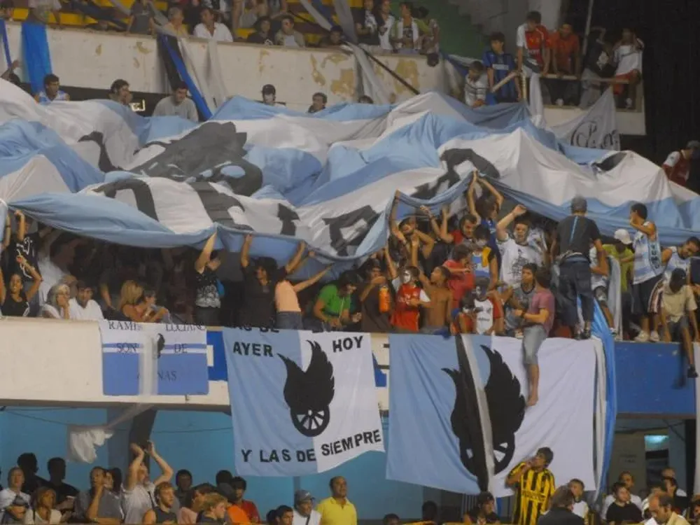 Atenas vuelve a la actividad