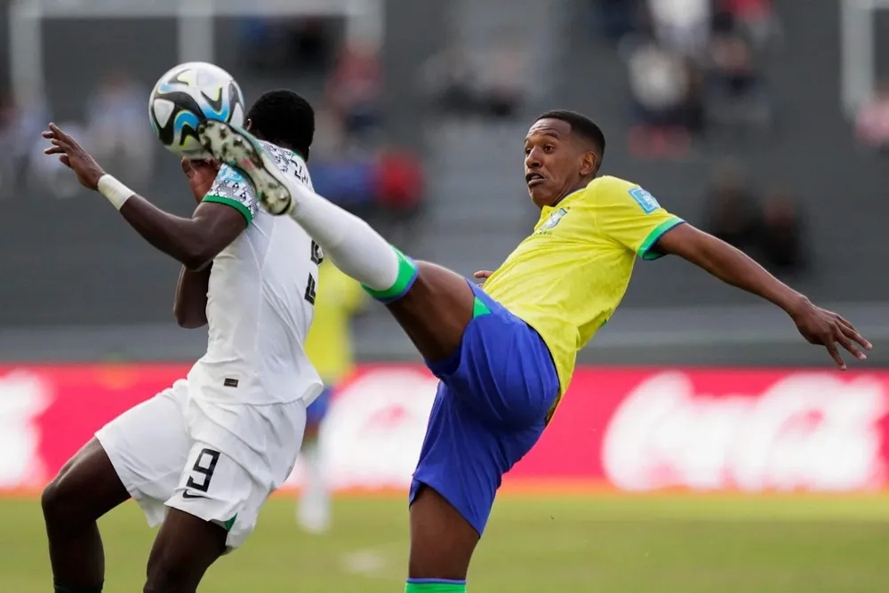 Robert Renan contra Nigeria