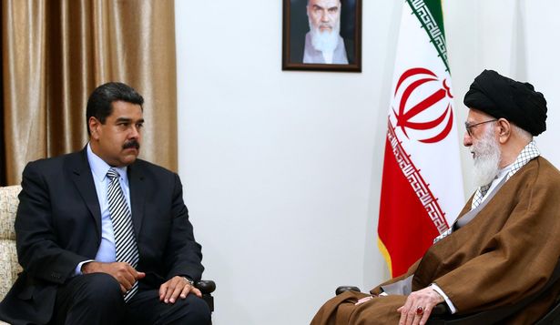 Nicolás Maduro y el ayatolá Jamenei en 2016.