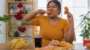 Los alimentos que tenemos disponibles tienen un gran contenido calórico