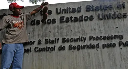 El secretario de Estado de EE.UU., Mike Pompeo, dijo que el personal diplomático permanecerá en Venezuela.