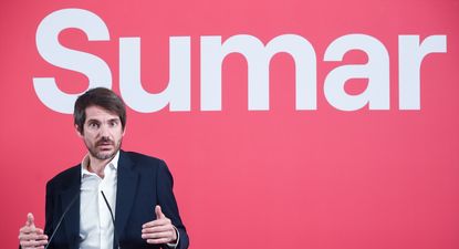 El portavoz de Sumar, Ernest Urtasun, durante una rueda de prensa, en Espacio Rastro, a 20 de mayo de 2024, en Madrid
