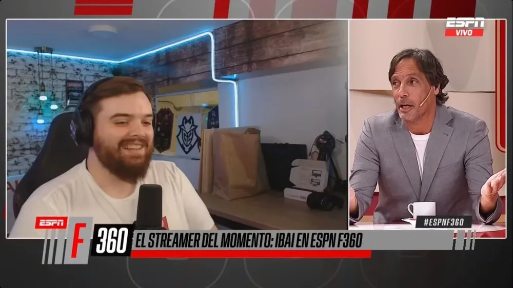 Gustavo López (derecha) en una comunicación con Ibai Llanos