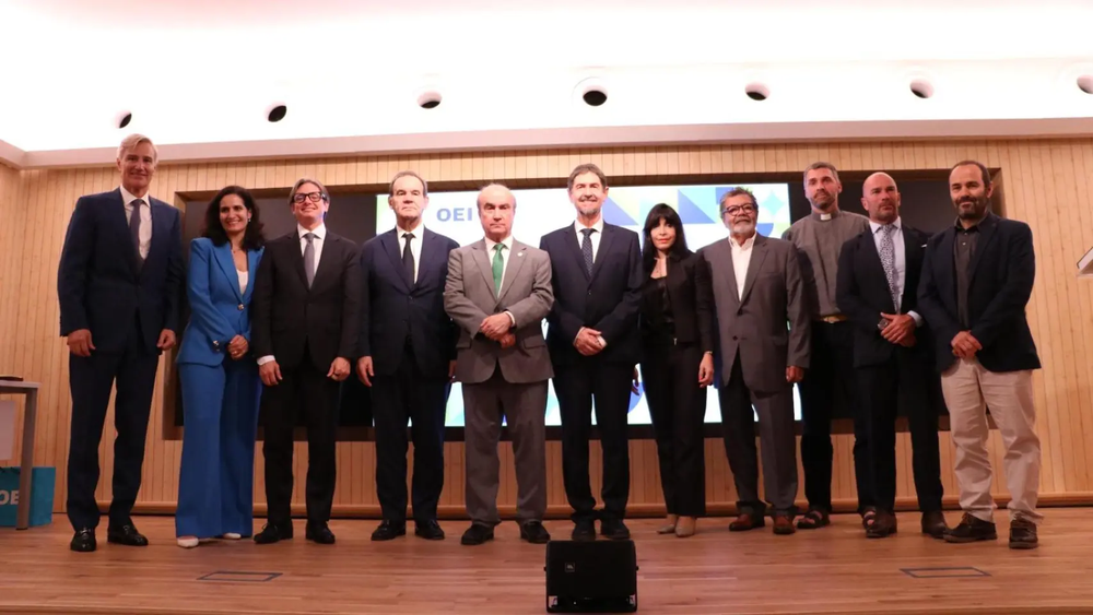 Los premiados en Madrid por la Organización Iberoamericana de Educación.