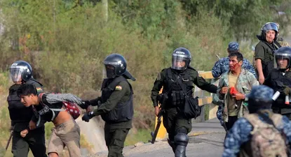 denuncian decreto de presidenta de bolivia que exime de responsabilidad penal a militares
