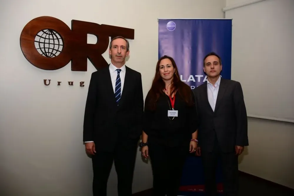 Alejandro Moreno, Lucia Fernández y Javier Macías