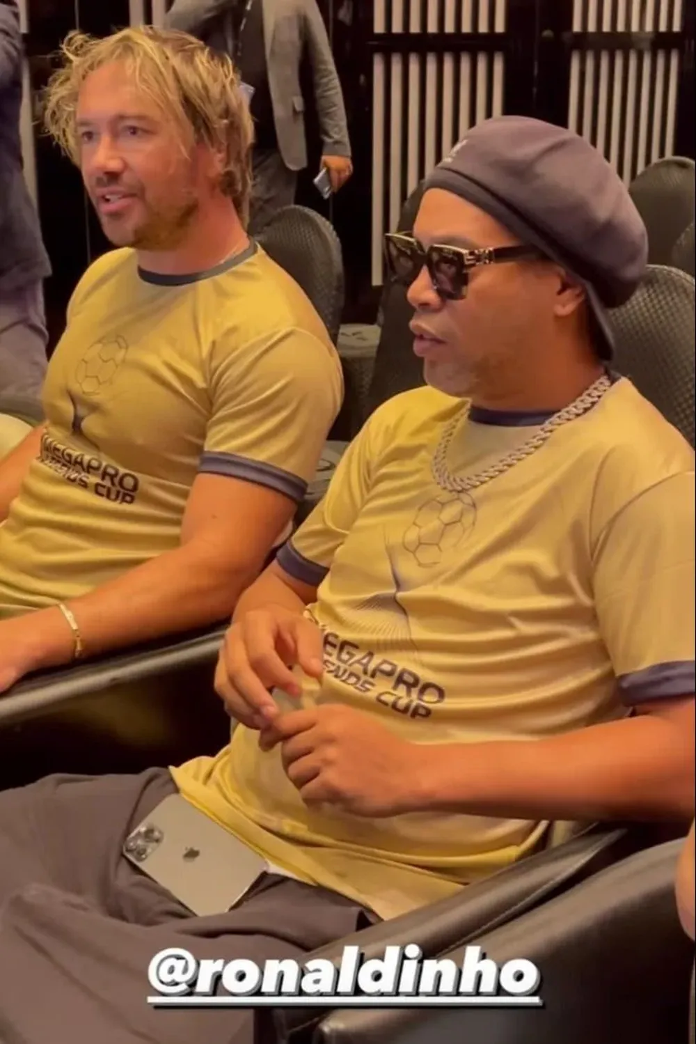 Diego Lugano y Ronaldinho en Dubai