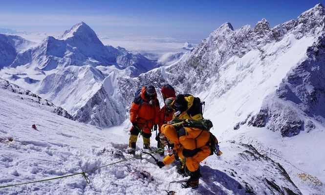 El equipo de limpieza retiró cuatro cadáveres de los Himalayas en una operación realizada este año.