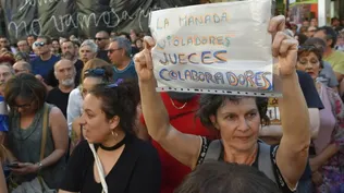 Españoles protestan por la anunciada liberación del grupo de abusadores de La Manada