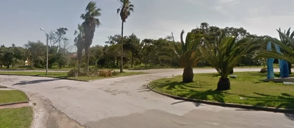 Av. del Navío y Av. de la Iglesia, donde se encuentra la casa en disputa
