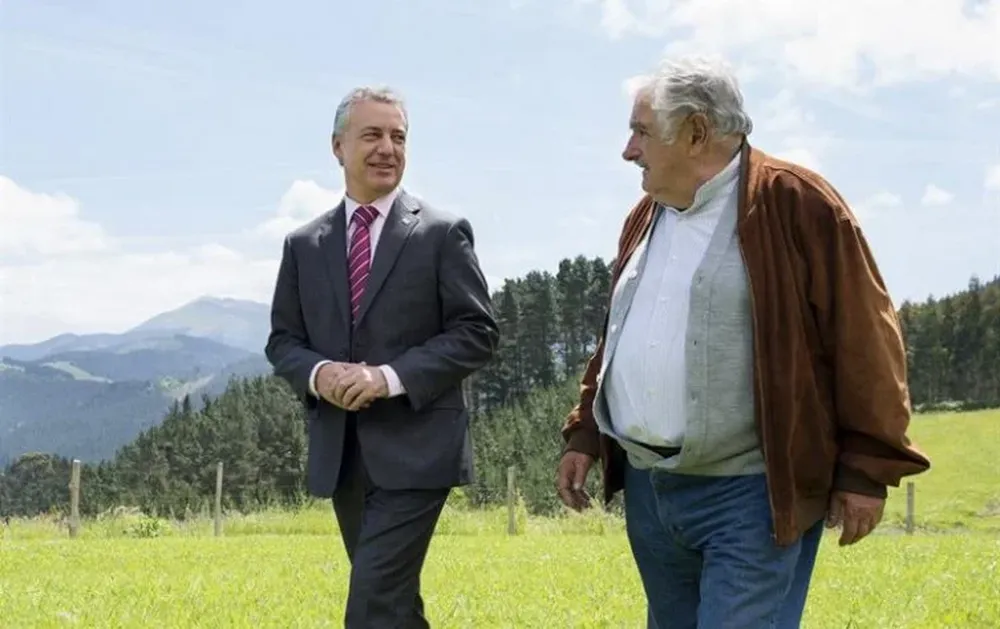 Mujica visitó su pueblo natal en el País Vasco