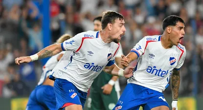 Sebastián Coates festeja el gol del empate de Nacional ante Plaza Colonia por el Torneo Apertura