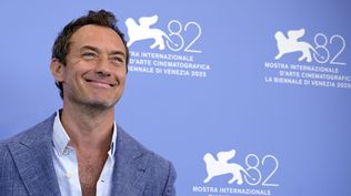 Jude Law se convierte en Vladimir Putin en The Wizard of the Kremlin