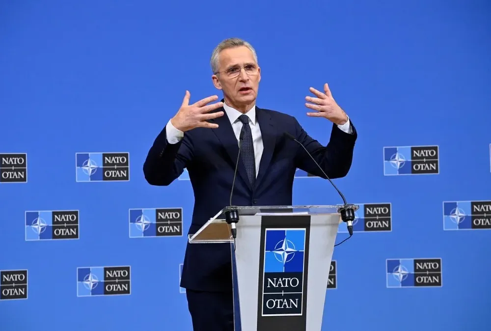 Este año, espero que 18 aliados gasten el 2% del PIB en defensa. Se trata de otra cifra récord y es seis veces más que en 2014”, dijo Stoltenberg.