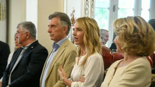 Cayetana Álvarez Toledo junto al ex presidente Mauricio Macri.