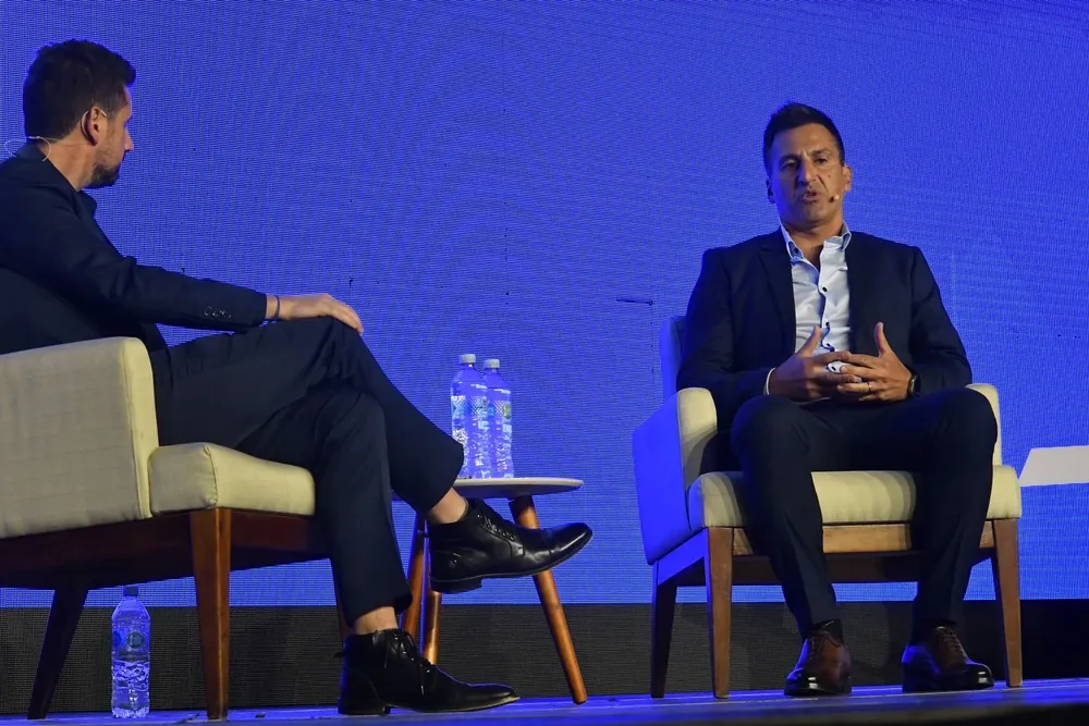 Broli es entrevistado en la Mega Experiencia Endeavor, que se desarrolló este miércoles en el LATU.