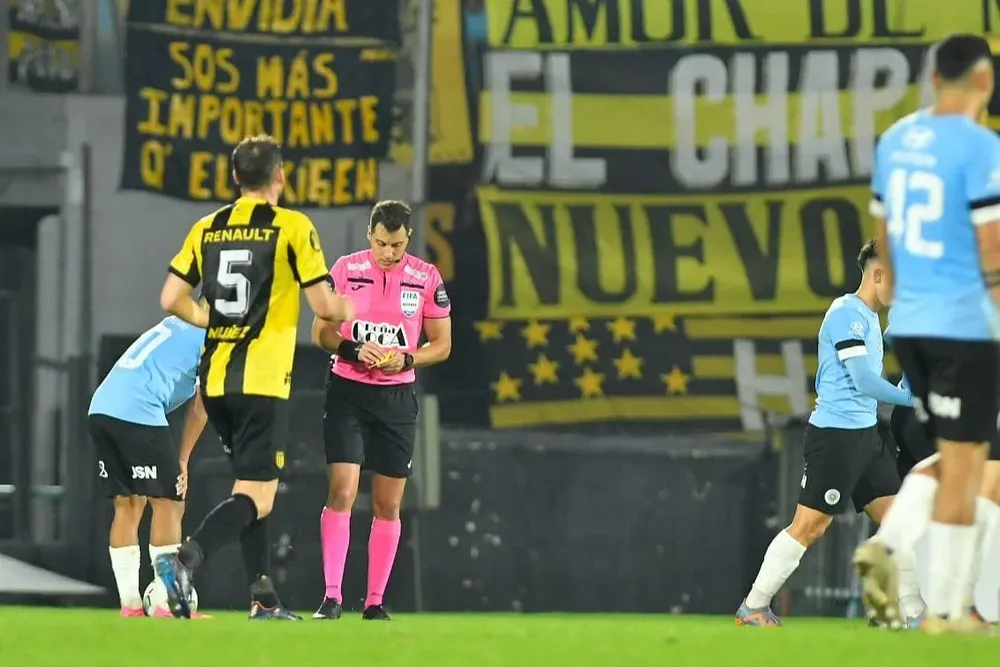 Gustavo Tejera en el partido del lunes