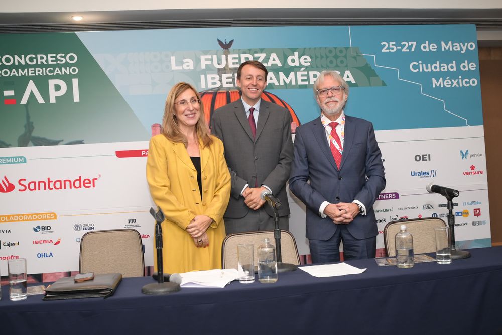 Nuria Vilanova, presidenta de CEAPI, en la apertura del encuentro anual en ciudad de México.
