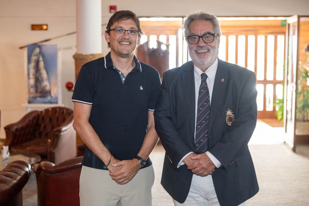 Juan Pablo Loureiro, presidente Seguros SURA Uruguay y Gustavo Gonzalez Piedra, síndico Yacht Club Punta del Este.