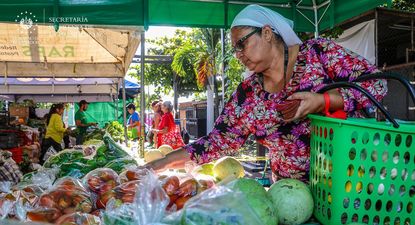 Hay 50 agromercados en El Salvador, como el de Ayutuxtepeque (en la imagen), repartidos en los 14 departamentos.